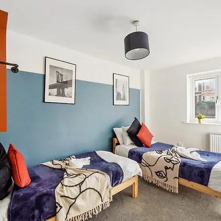 Boutique Abode - Sleeps 6-parking &garden Daire *