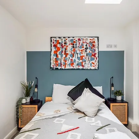 Boutique Abode - Sleeps 6-parking &garden Apartment Bristol